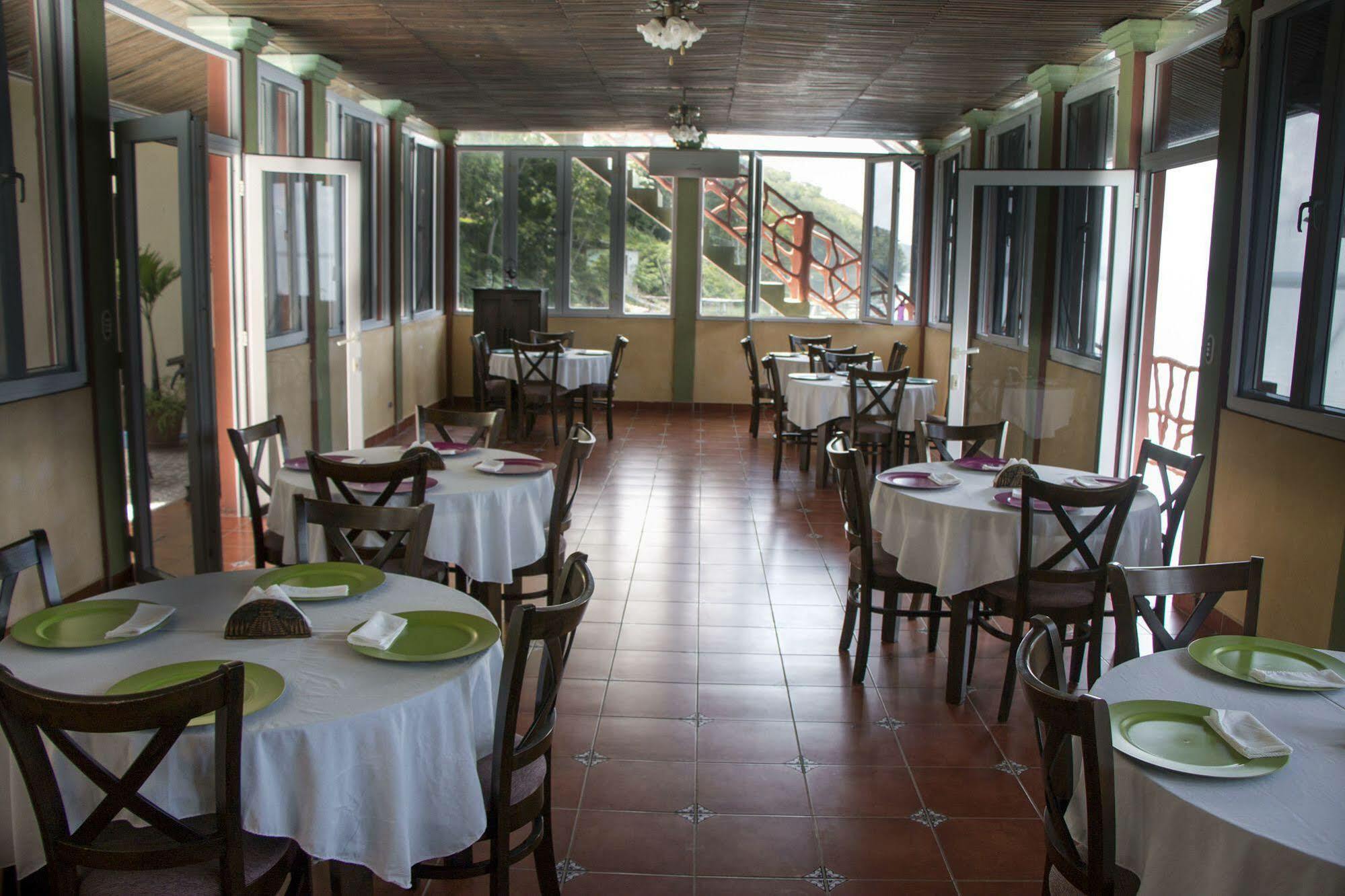 Hotel Ribiera Del Lago Peten Itza San Roman 외부 사진