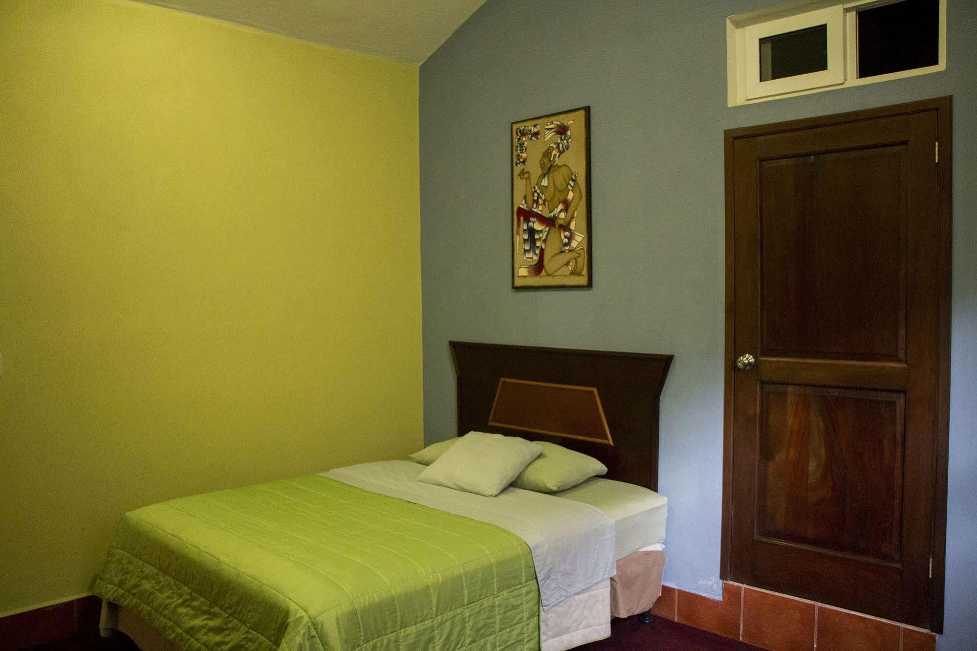 Hotel Ribiera Del Lago Peten Itza San Roman 외부 사진