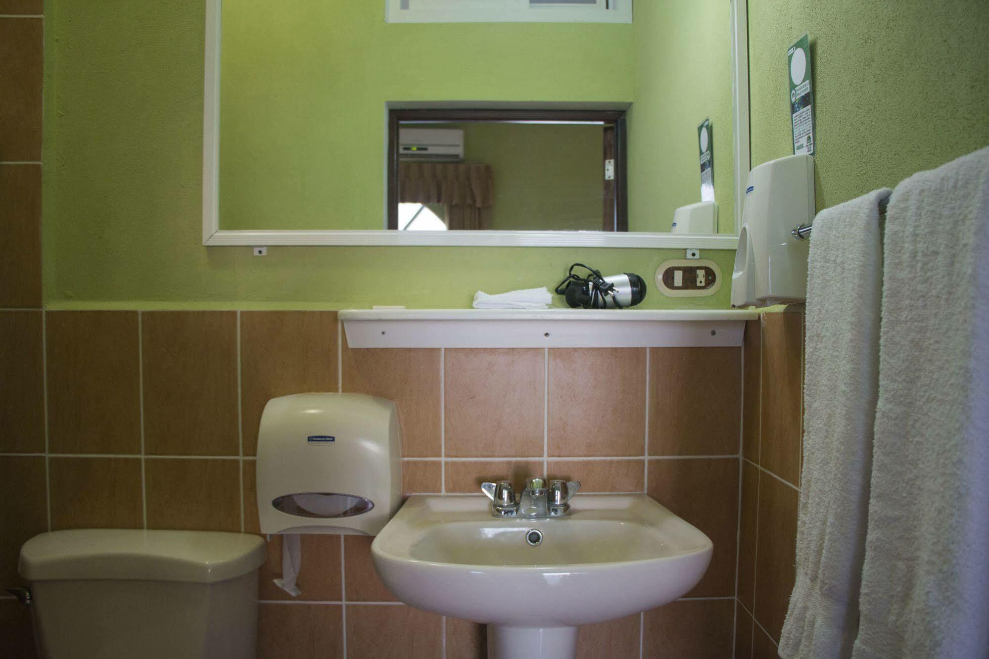 Hotel Ribiera Del Lago Peten Itza San Roman 외부 사진