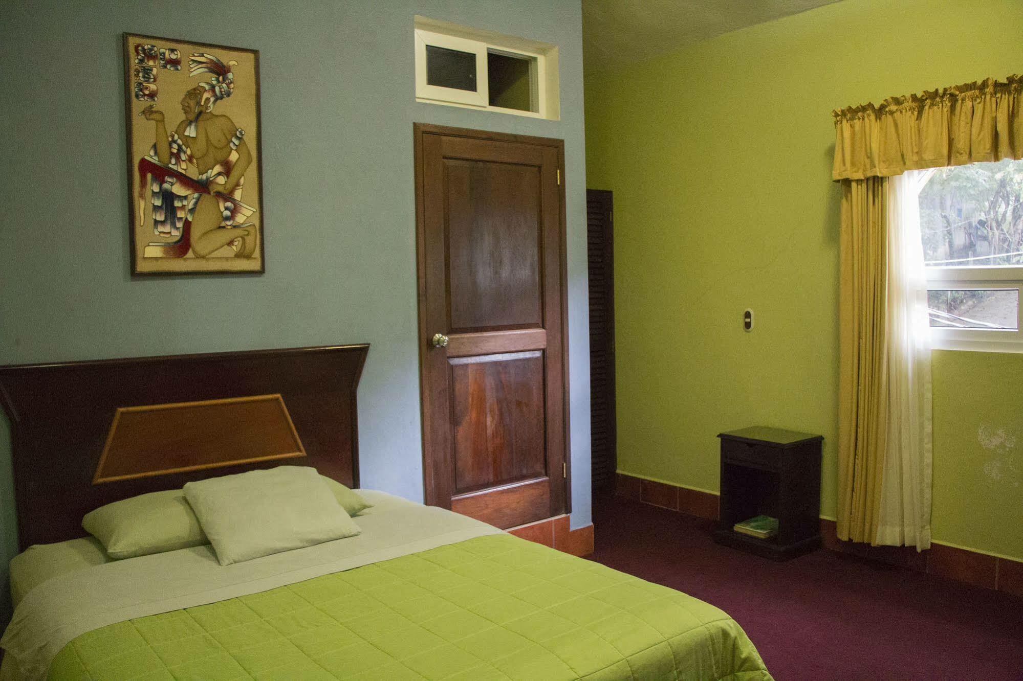 Hotel Ribiera Del Lago Peten Itza San Roman 외부 사진